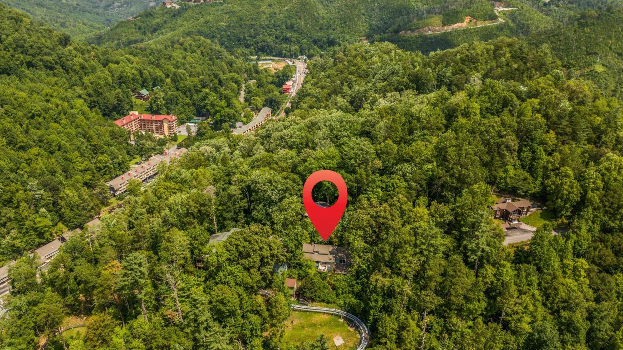 Whiskey Ridge Lodge, A Restored 1940S Gem, 2 Mins From Downtown, Breathtaking City Views, Custom Game Room, And Spacious Elegance جاتلينبرج المظهر الخارجي الصورة