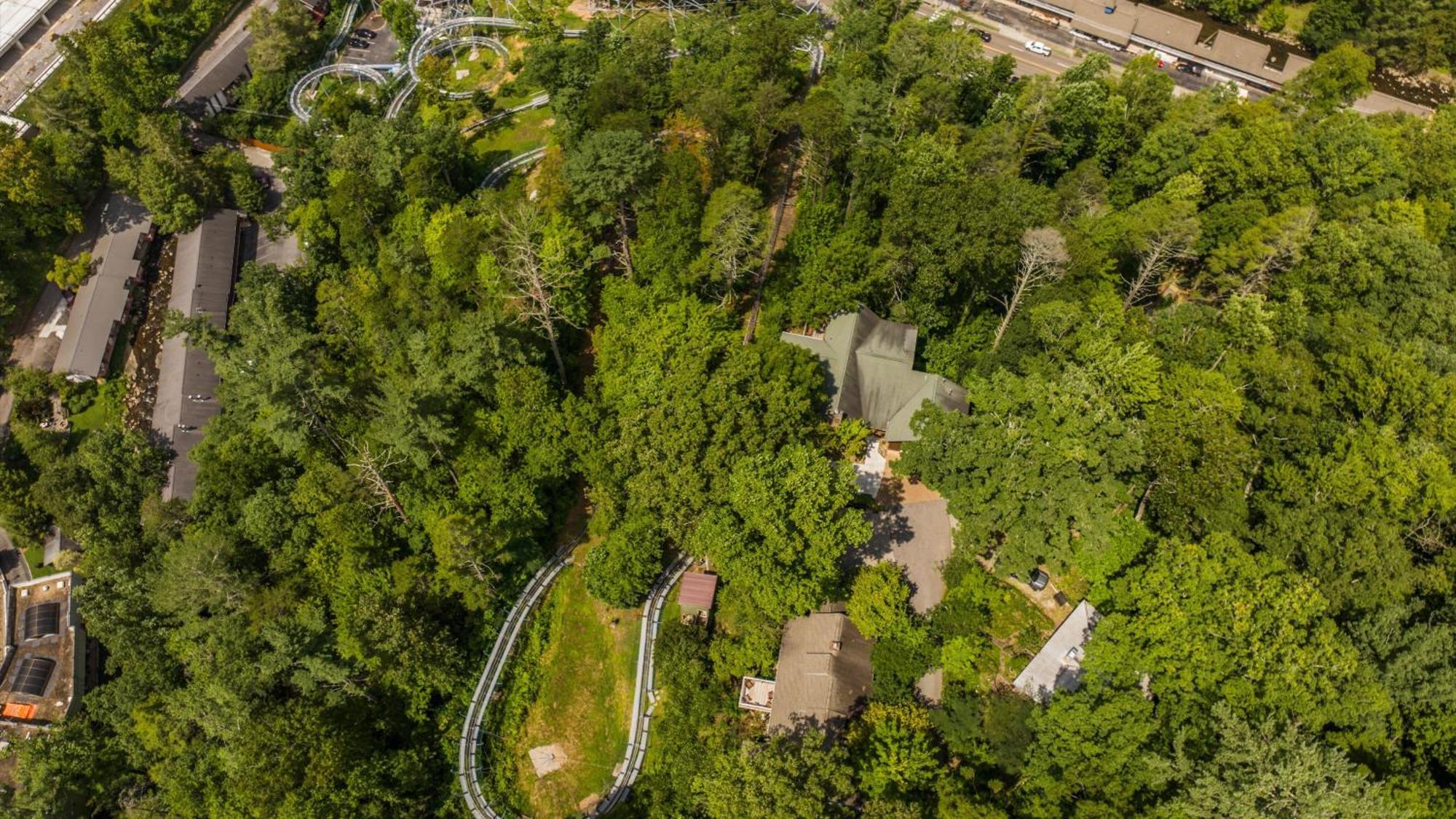 Whiskey Ridge Lodge, A Restored 1940S Gem, 2 Mins From Downtown, Breathtaking City Views, Custom Game Room, And Spacious Elegance جاتلينبرج المظهر الخارجي الصورة