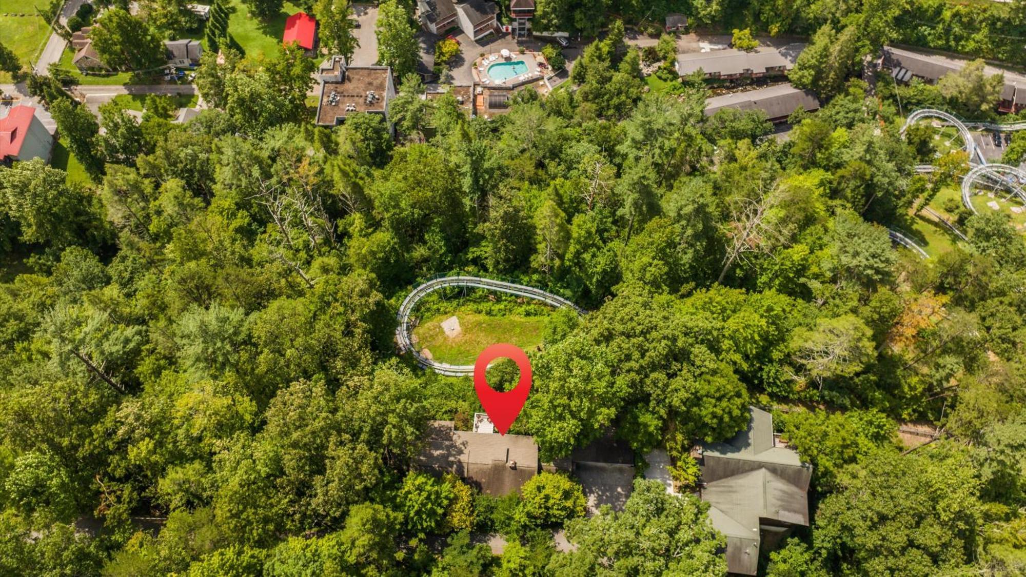 Whiskey Ridge Lodge, A Restored 1940S Gem, 2 Mins From Downtown, Breathtaking City Views, Custom Game Room, And Spacious Elegance جاتلينبرج المظهر الخارجي الصورة