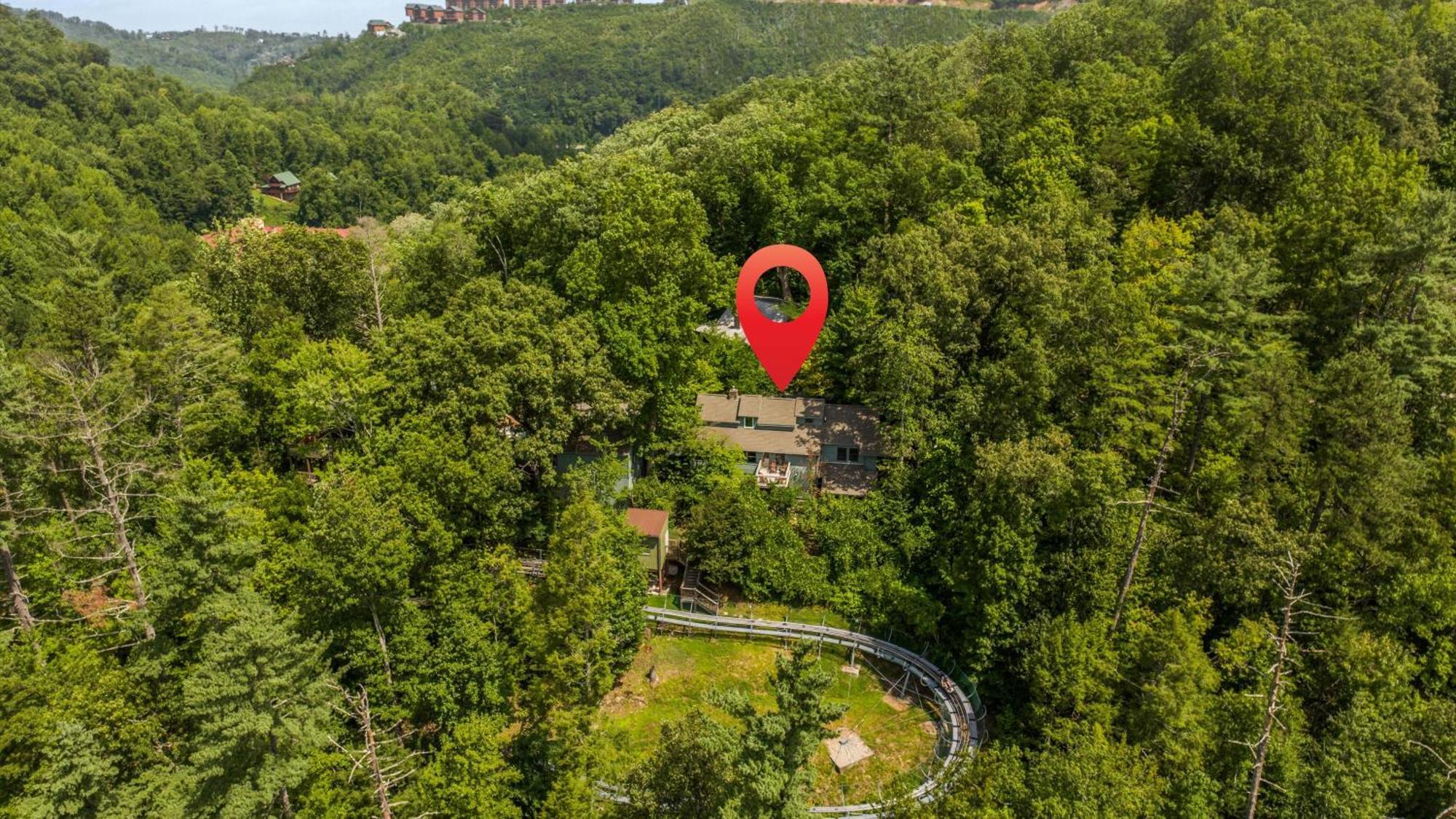 Whiskey Ridge Lodge, A Restored 1940S Gem, 2 Mins From Downtown, Breathtaking City Views, Custom Game Room, And Spacious Elegance جاتلينبرج المظهر الخارجي الصورة